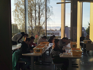 Tööampser Lego tegevus